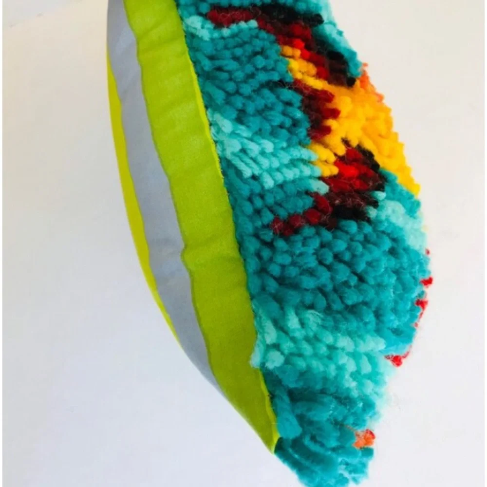 ⭐️Angel Fish hand-crafted Pillow - Picture 4 of 11